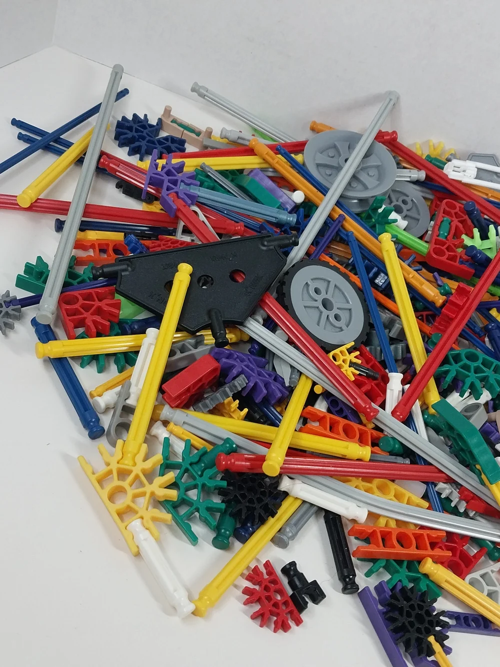 2.5lbs KNEX Rods Connectors Random Mixed Bulk Lot Small Parts Pieces K'NEX